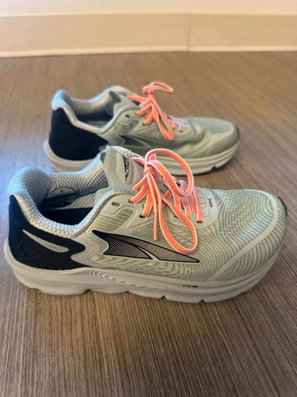 Altra Women’s Gray Sneakers with Coral Laces